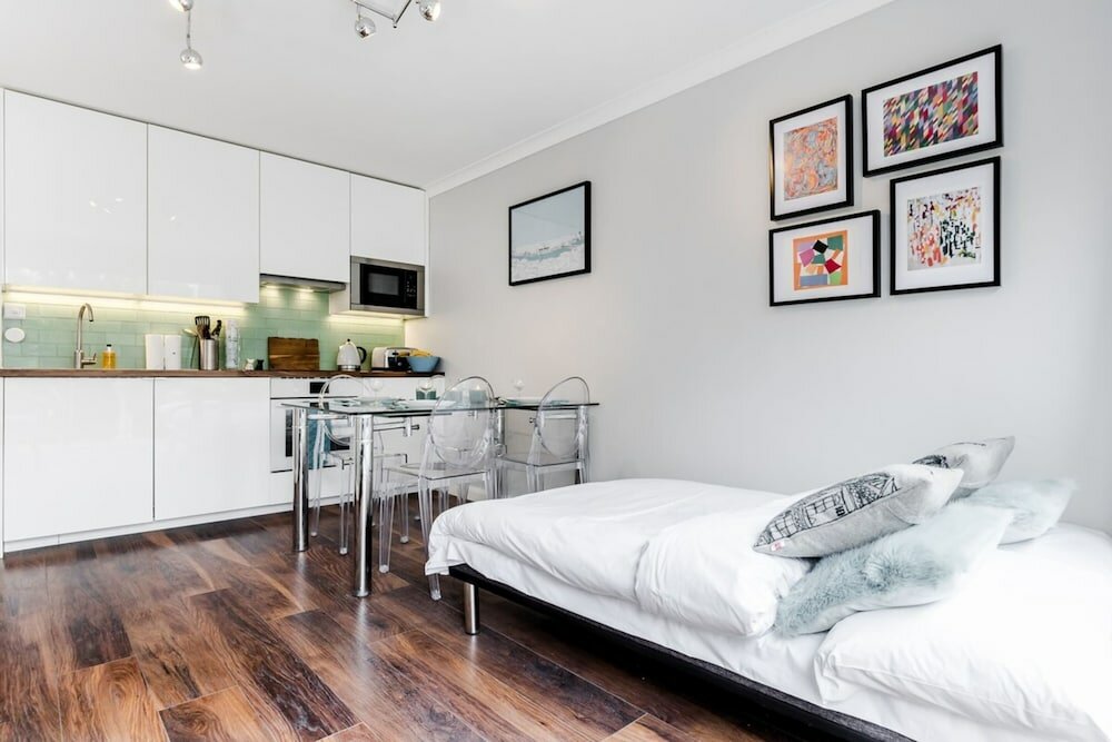 Lovely 2 Bedroom Apartment With Garden