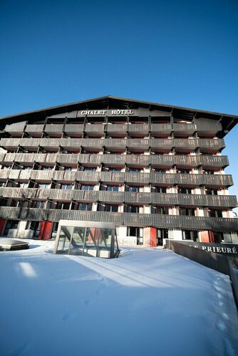 Chalet Hôtel le Prieuré and SPA, Rezerwuj Chalet Hotele w Owernia z parkingiem, Parking