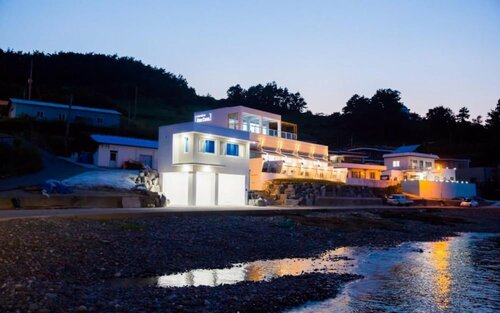 Namhae Blue Stone Pension, Забронировать Отель Намхэ Кёнсан-Намдо