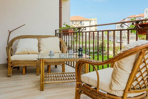 Family Triple Room in Dafinka Guest House, Забронировать Гостевой дом Равда 