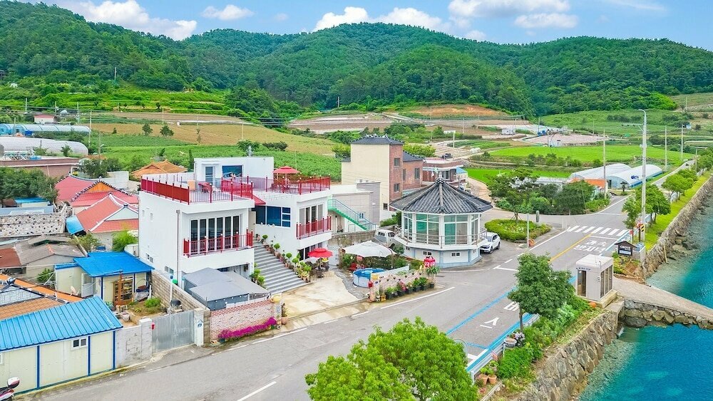 Yeosu Mogwa Pension