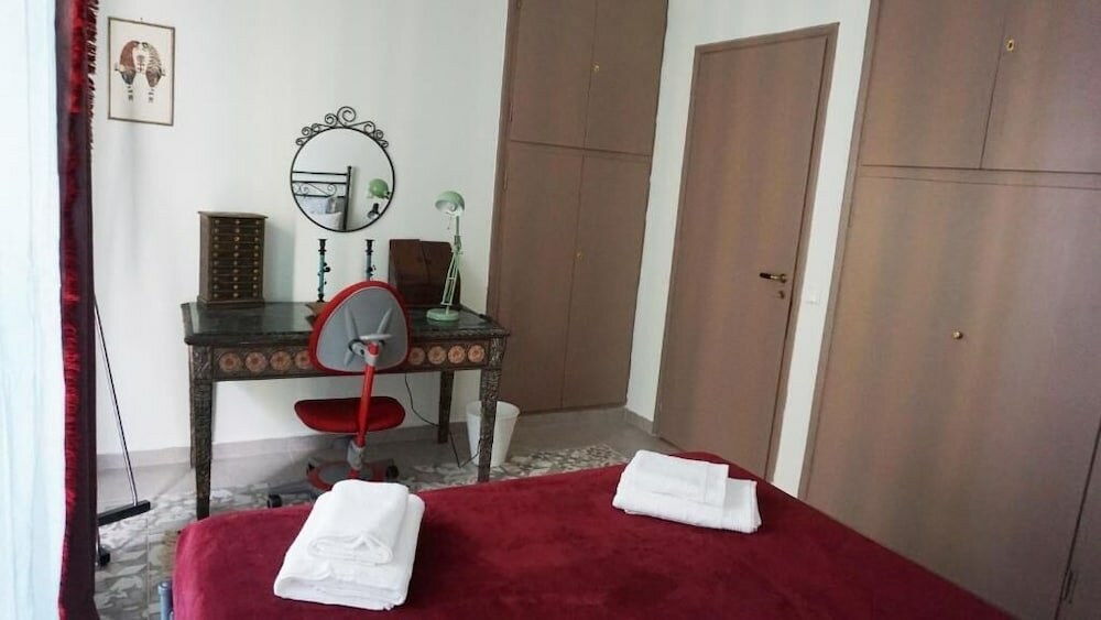 A few Steps from Syntagma and Plaka