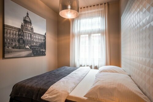 Aparthotel Rimska 14, Prenota Hotel Praga 2 Praga, vicino a Faust House