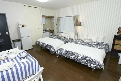 Prestige House, Забронировать Отель Отели Осаки с парковкой, рядом с Adam Lounge, Парковка