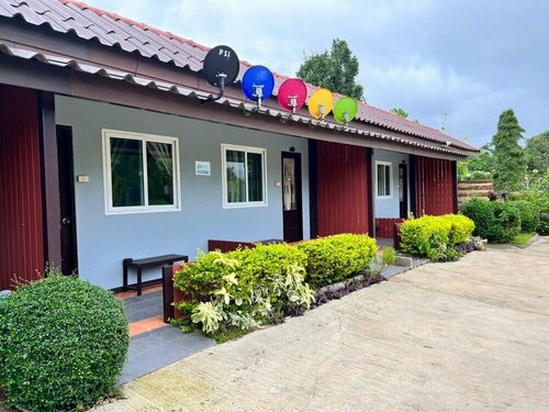 Pruksa View Homestay, Забронировать Гостевой дом Отели Нам Нао с парковкой, Парковка