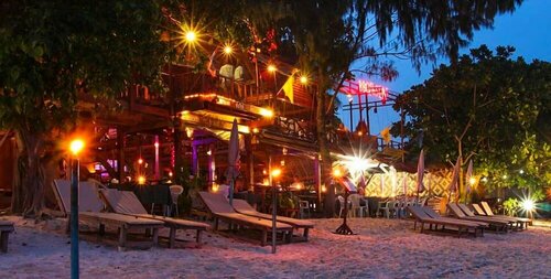 Zanom Sunrise Beach Resort, Забронировать Курортный отель Ко Липе провинция Сатун