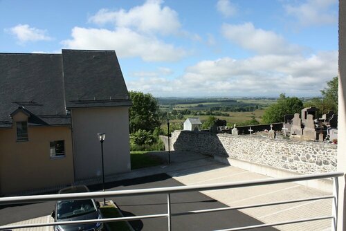 Aux Balcons du Sancy, Book Hotel Hoteller i Rhône-Alps med parkering, Parkering