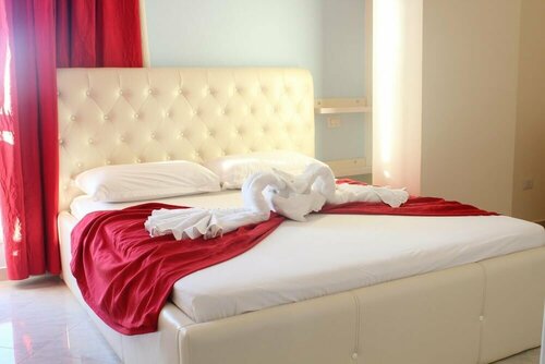 Hotel Royal, Boek Hotel Radhime Vlorë County