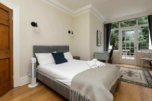 Gorgeous 6BD House - 2 Mins From South Kensington!, Забронировать Отель Отели Большого Лондона 3 звезды, 3*