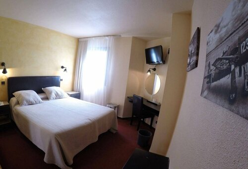 Citotel Le Chalet Lyrique, Rezerwuj Chalet Hotele w Graves z parkingiem, Parking