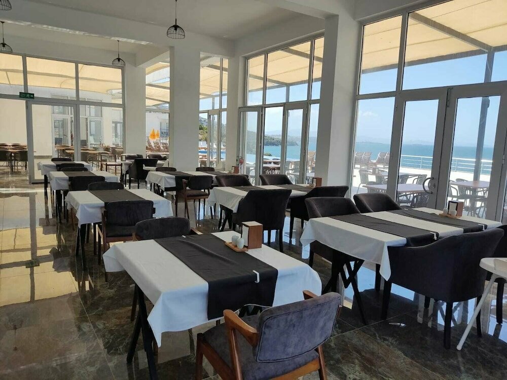 Ni Marin Hotel