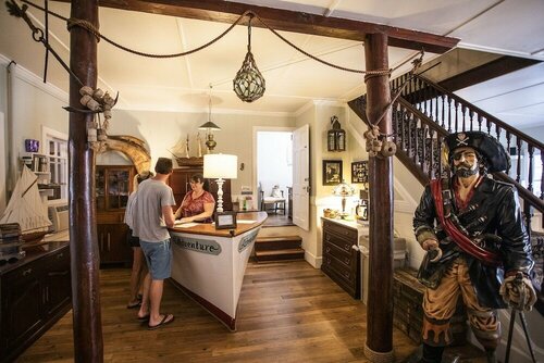 Blackbeards Lodge, Забронировать Отель Отели Pamlico Sound с бассейном, Бассейн
