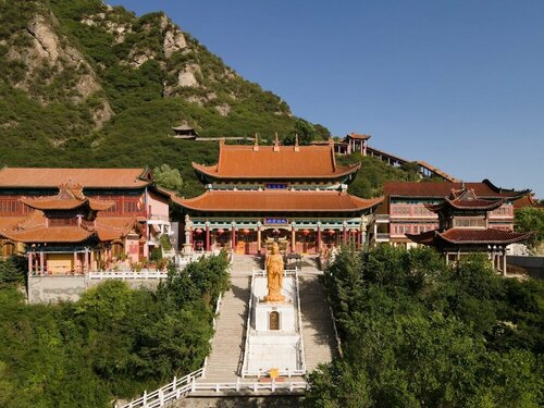 Holiday Inn Express Xining Railway Station, Забронировать Отель Отели Синин с парковкой, рядом с Nanchan Temple, Парковка