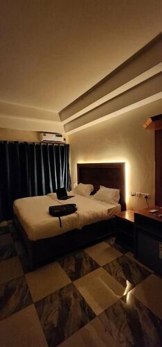 Pulickal Heights Hotel, Забронировать Отель Отели Энтеббе с бассейном, рядом с UN Base Entebbe, Бассейн