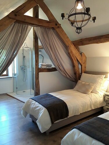 La Belle Âme, Book Hotel Hoteller i Rhône-Alps med parkering, Parkering