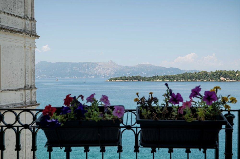 Mouragia Luxury Seaview Suite by Konnect