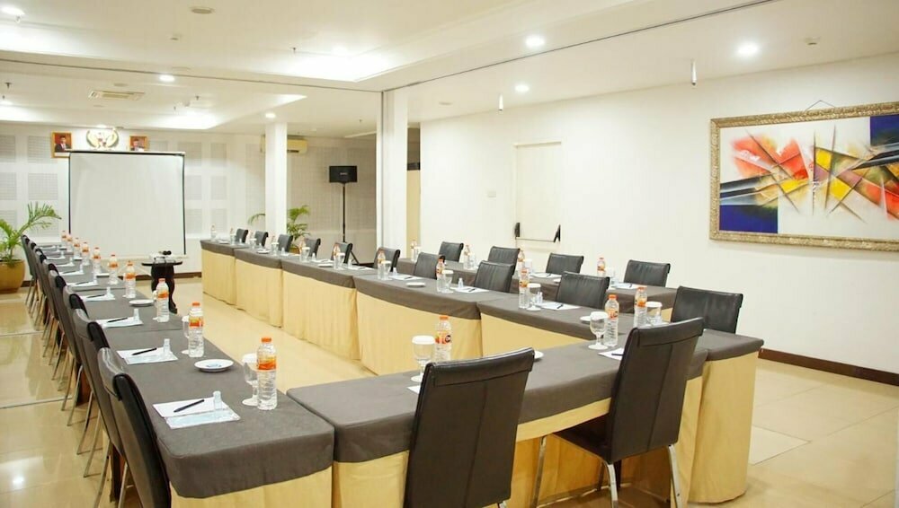 Horison Gp Mega Kuningan
