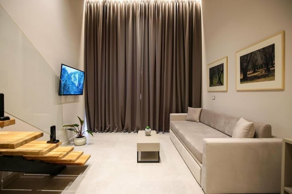 Toto Hotel & Apartments