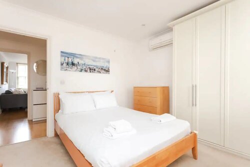 Homely 2 Bedroom Flat Near Embankment Station, Забронировать Отель Titsey Суррей