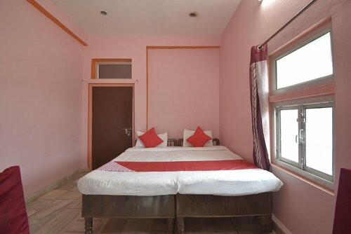 Oyo 47389 Hotel Sun N Star, Забронировать Отель Фатехпур-Сикри штат Уттар-Прадеш