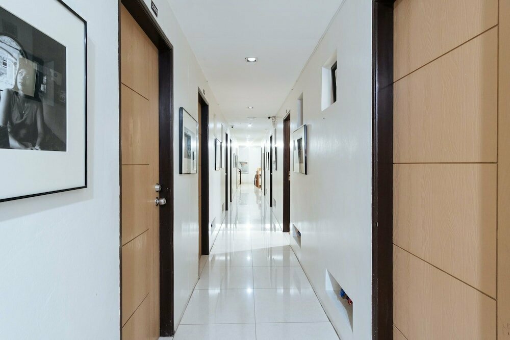 RedDoorz Plus near Robinsons Place Manila