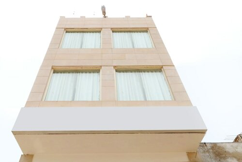 OYO 44668 Hotel Plazza, Забронировать Отель Отели Хисар с парковкой, Парковка
