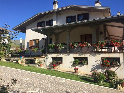 Il frutteto, Забронировать Отель Отели Л'Акуила с бассейном, Бассейн