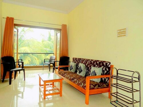 Spacious Apartment with Pool - CM008, Varaa Huoneisto Candolim 