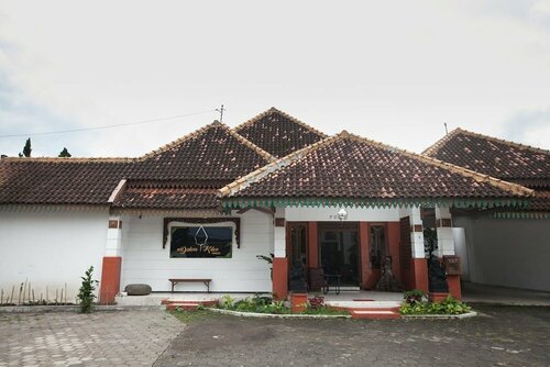 RedDoorz near Brawijaya University, Prenota Hotel Hotel a Malang con parcheggio, vicino a Taman Krida Budaya Jawa Timur, Parcheggio