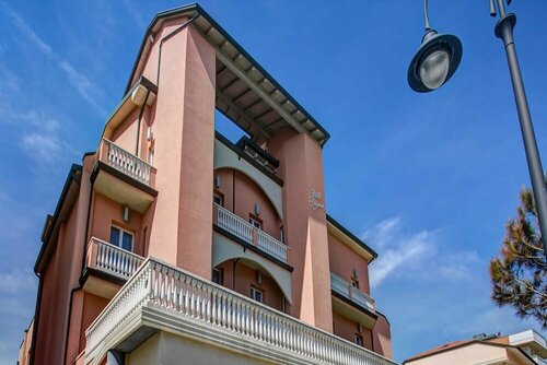 Hotel Fiamma & SPA Cesenatico, Забронировать Отель Отели Чезенатико с парковкой, Парковка