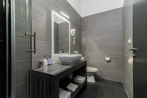 Rooms Garden Zagreb Airport, Book Guesthouse Hotels in Zagreb with Parking, Parking