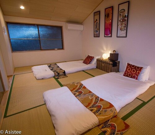 Sakaimachi Bettei Umenotoan, Брондау Демалыс үйі Kyoto Japan, Old Rissei Elementary School маңындағы