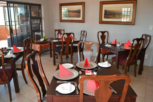 Edelweiss Corporate Guest House, Reservar Casa de hóspedes Hotéis em Gauteng com Piscina, Piscina