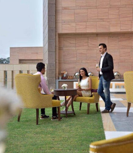 Courtyard by Marriott Raipur, Забронировать Отель Отели Райпур с парковкой, Парковка