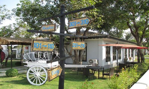 WH Hotel Thanlyin, Boek Hotel Yangon Hotels met een Zwembad, Zwembad