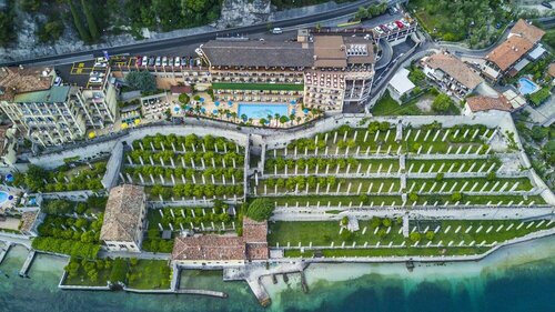 Hotel Splendid Palace, Забронировать Отель Отели Ломбардии с парковкой, Парковка