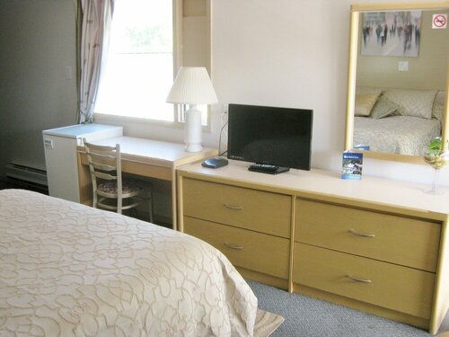 Slumber Lodge, Boek Motel Hotels in Brits Columbia met zwembad, Zwembad