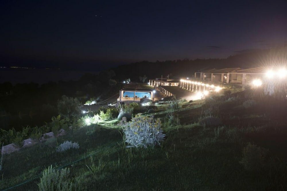 Elimnion Resort