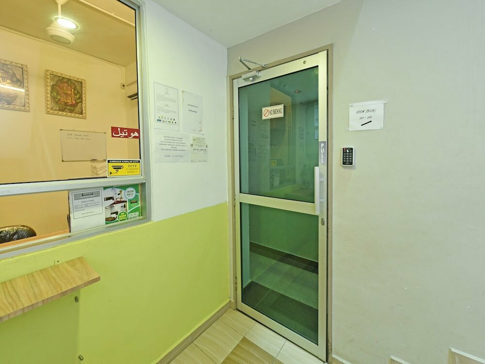 24 Seven Hotel