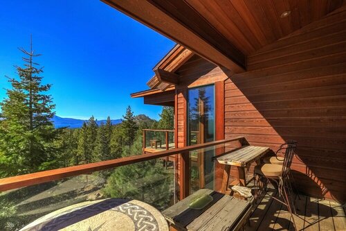 Bear Claw Estate, Đặt Khách sạn Kingsbury Mỹ