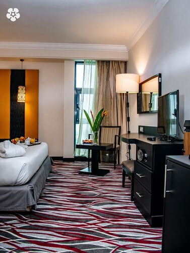 Grand Lancaster Brazzaville, Rezervovat Hotel Ngamaba hotely s bazénem, Bazén