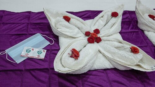 Auro Resort, Varaa Lomakeskus Hotellit Tamil Nadu uima-altaalla, Uima-allas