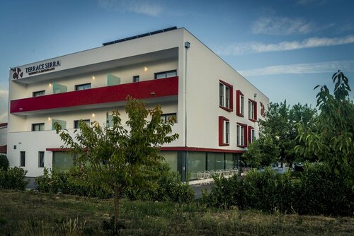 Terrace Serra Hotel, Забронировать Отель Ковильян Cova da Beira