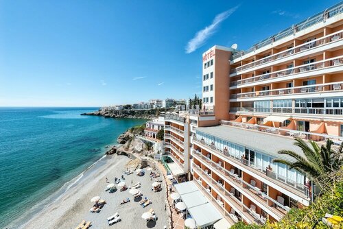 Hotel Balcón de Europa, Забронировать Отель Нерха Axarquía, рядом с Пляж Нерха