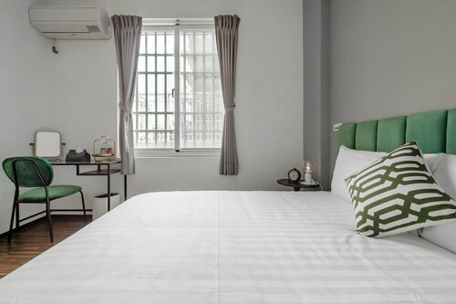 H& Knock Knock style inn