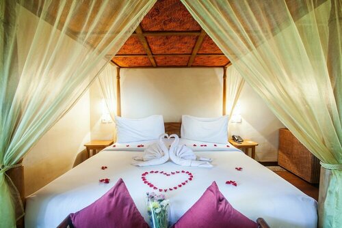 Dwaraloka Retreat Ubud, Забронировать Отель СПА-отели провинции Бали, SPA-услуги