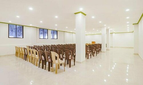 Fabhotel Zeke, Забронировать Отель Отели штата Карнатаки с завтраком, Завтраки
