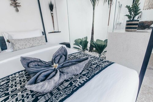 Beyond Bungalows, Prenota Bed & breakfast Hotel a Badung con piscina, Piscina