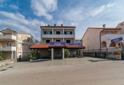 Apartments & Rooms Lavanda, Забронировать Апартаменты/квартира Отели Малинска с завтраком, Завтраки