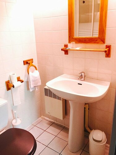 Marjolaine, Book Hotel Roullet-Saint-Estephe Charente